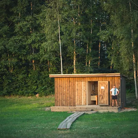 Tujas Diki Brīvdienu mājas